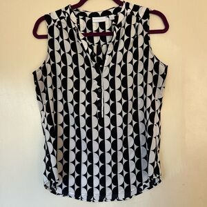 New York & Company Black and White Geometric Blouse